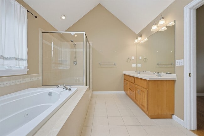 Building Photo - 6 Waterville Ln