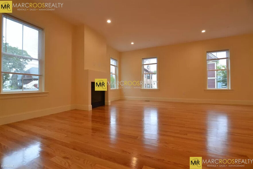 Building Photo - 7B Sparhawk St