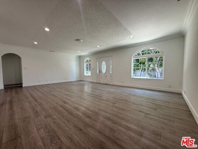 Building Photo - 6742 Radford Ave