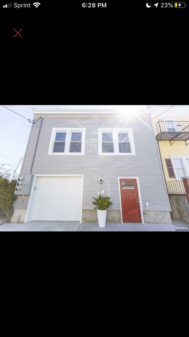 Primary Photo - 37 Edison St