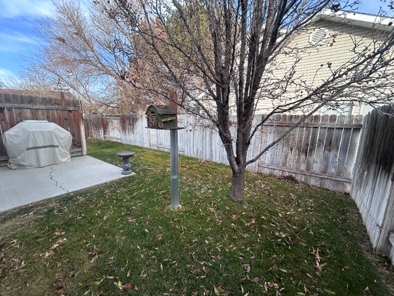 Building Photo - 1707 Dora Dr N