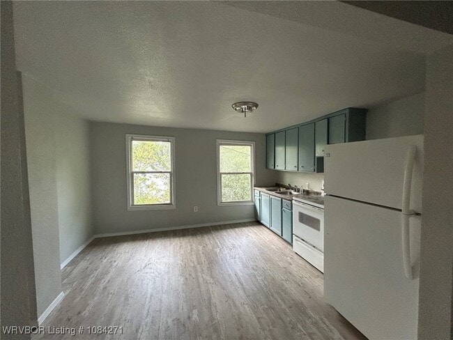 Building Photo - 1301 N 38th St