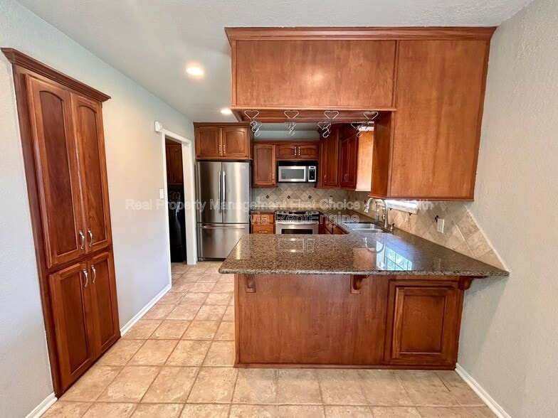 Building Photo - 3104 S 99th St