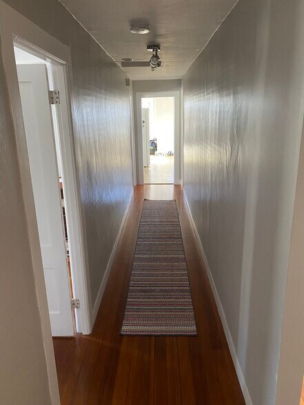 Building Photo - 15 Grove Ave