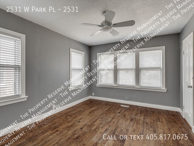 Building Photo - 2531 W Park Pl