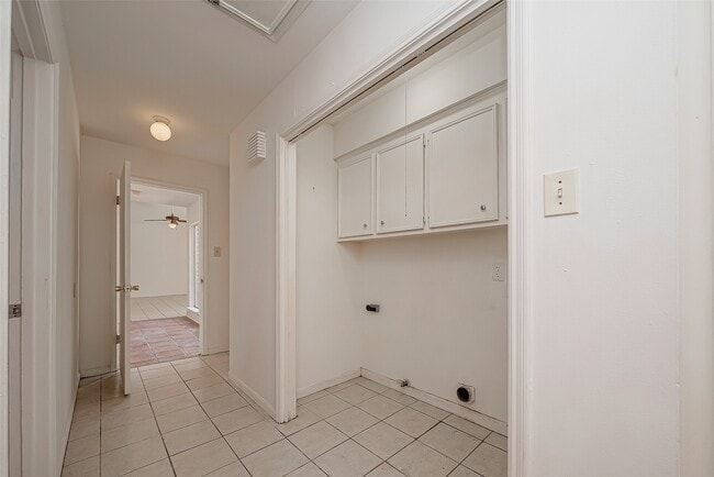 Building Photo - 3103 Ashford Arbor Dr