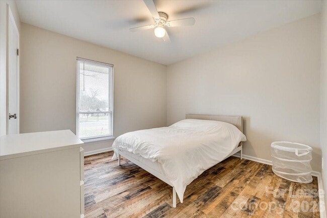 Building Photo - 10932 Copperfield Dr