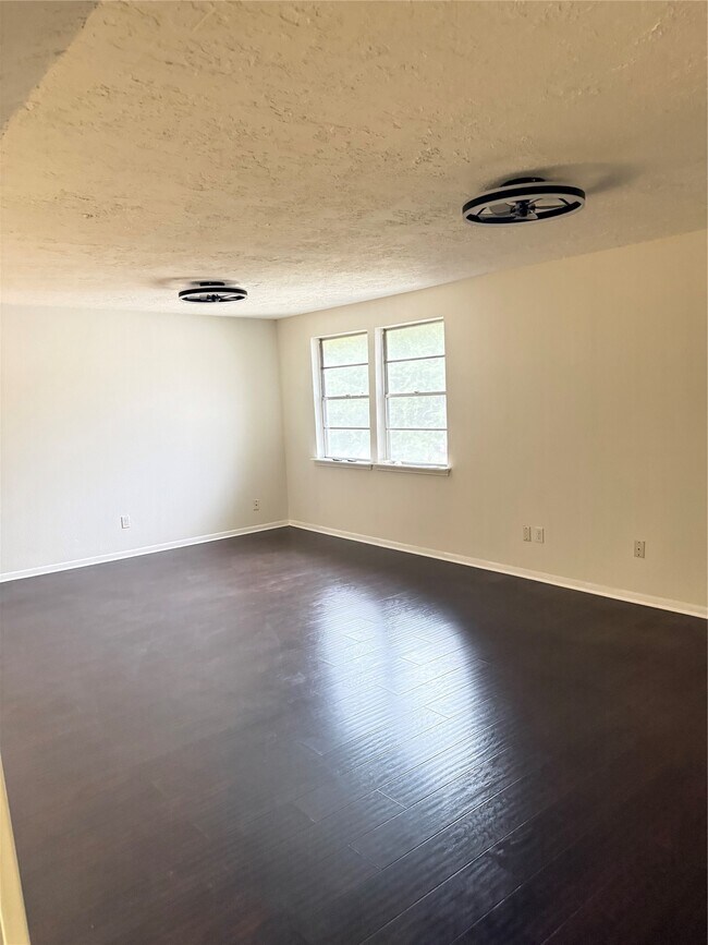 Building Photo - 12335 W Village Dr