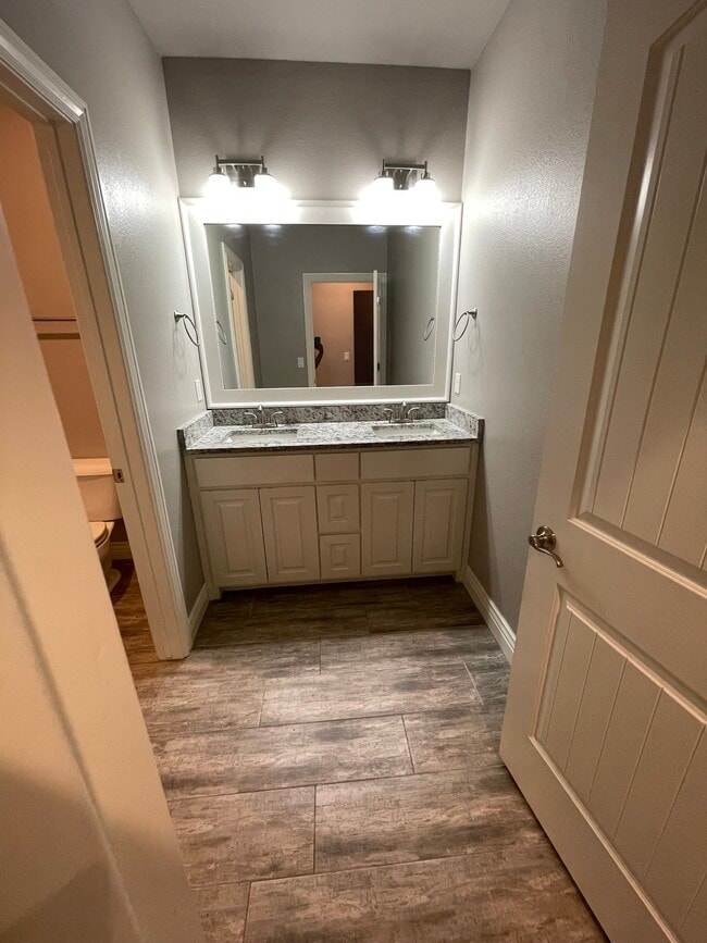 Building Photo - 455 N Snyders Bluff Dr