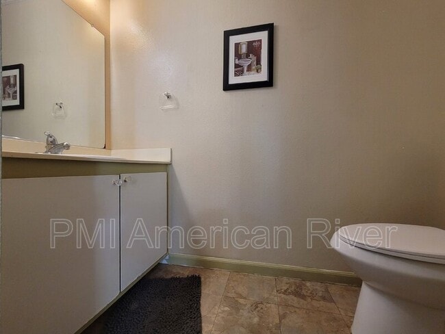 Building Photo - 5125 Gibbons Dr