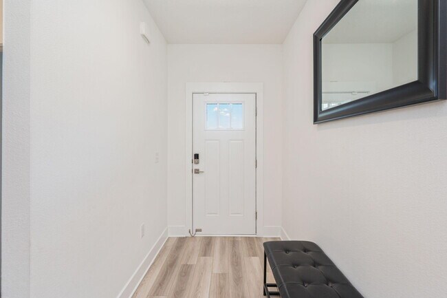 Building Photo - 165 Blooming Cv