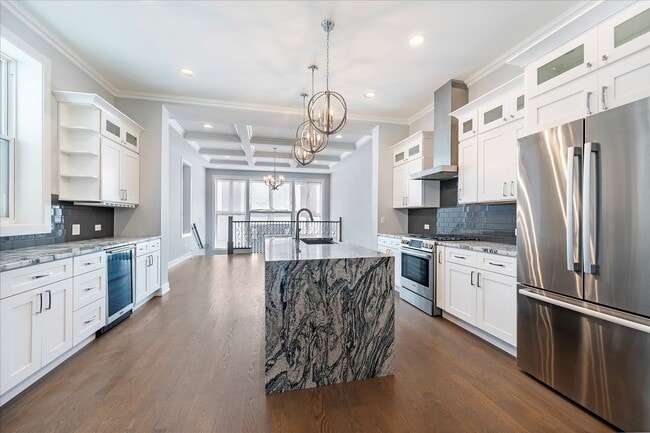 Building Photo - 6241 S Woodlawn Ave