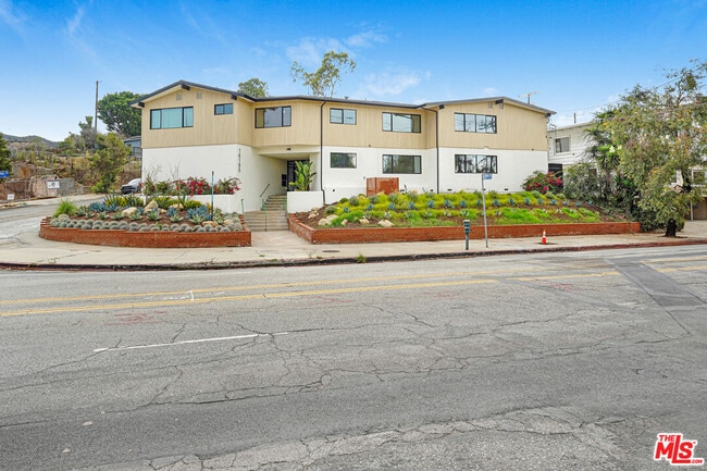 Building Photo - 16185 Sunset Blvd
