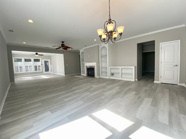 Building Photo - Three-bedroom ranch style home located in Baynard Park!