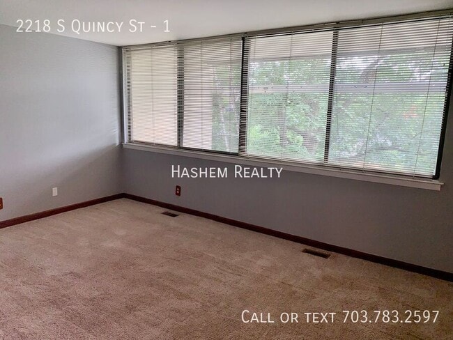 Building Photo - 2218 S Quincy St