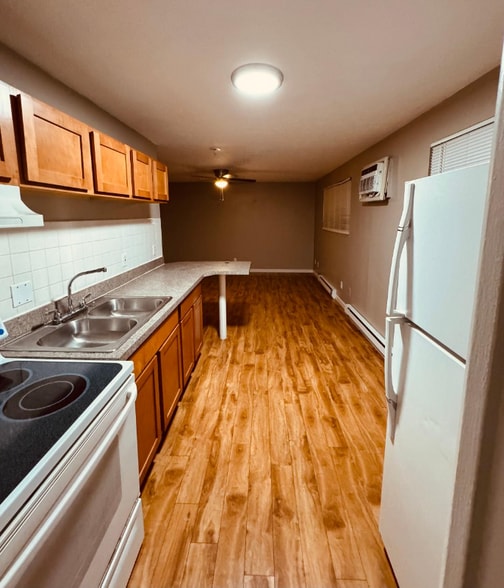 Building Photo - 2602 Chesterfield Ct