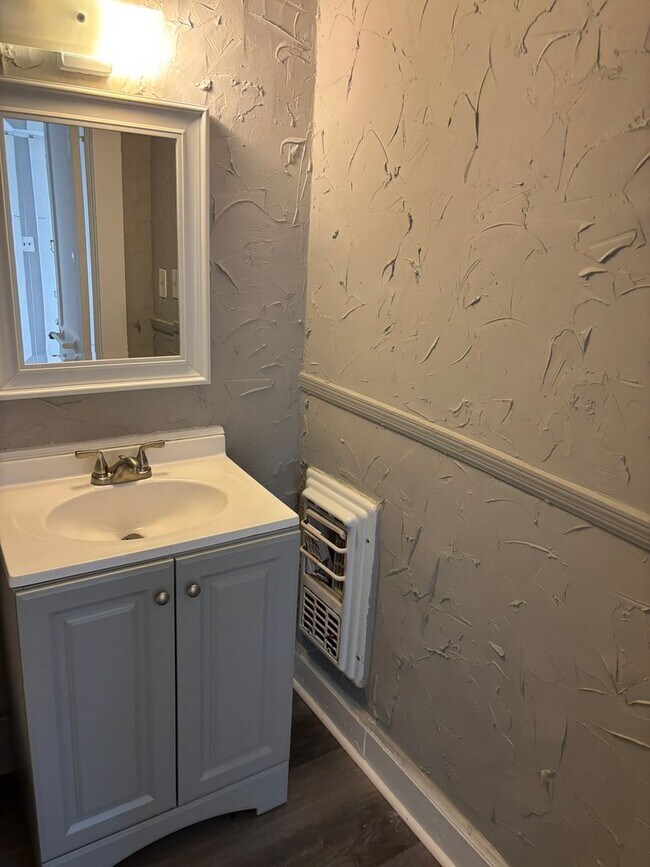 Building Photo - Eighteenth Ave 3011