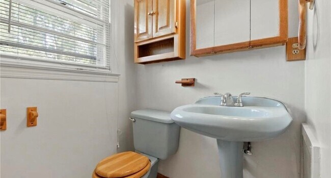 Building Photo - 1820 McGougan Rd