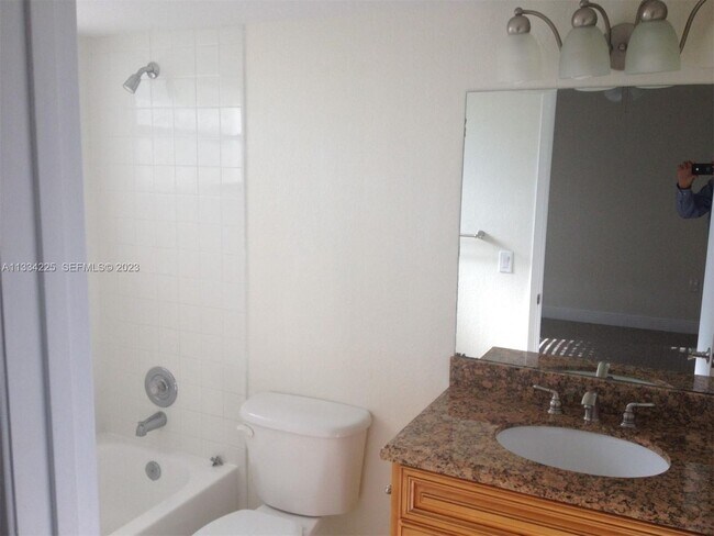 Building Photo - 2BR/2BA Ground-Floor Condo in Palm Beach Grande