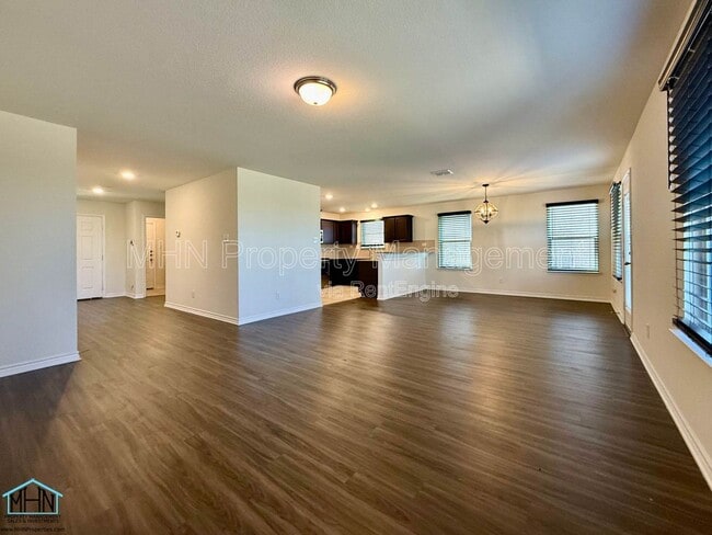 Building Photo - 1311 Swan Ct