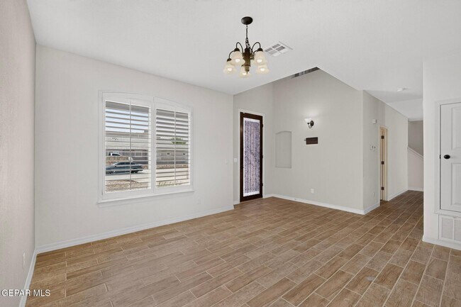 Building Photo - 14613 Sunny Land Ave
