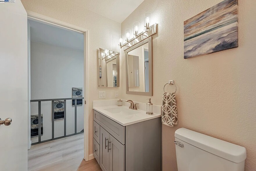 Building Photo - 7516 Silvertree Ln