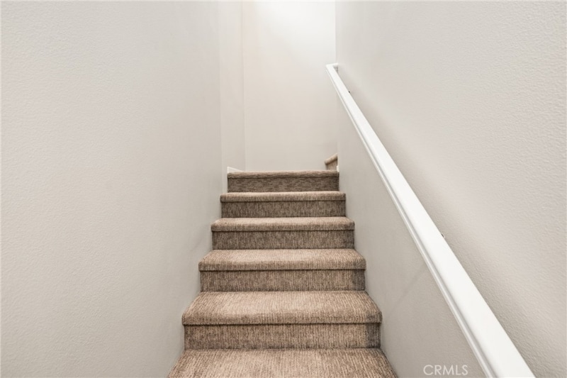 Building Photo - 544 S Casita St