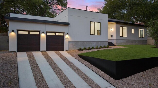 Building Photo - 2704 Mountain Laurel Dr