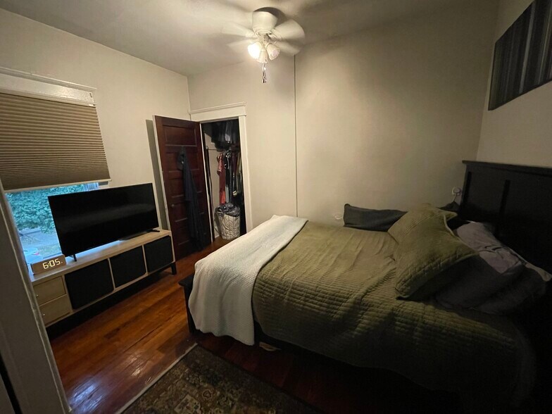 Building Photo - 1157 Michigan Ave