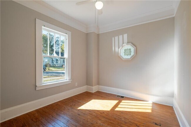 Building Photo - 94 Adair Ave SE