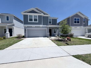 Building Photo - Available for Rent 5 spacious bedrooms and 2.5 bathrooms