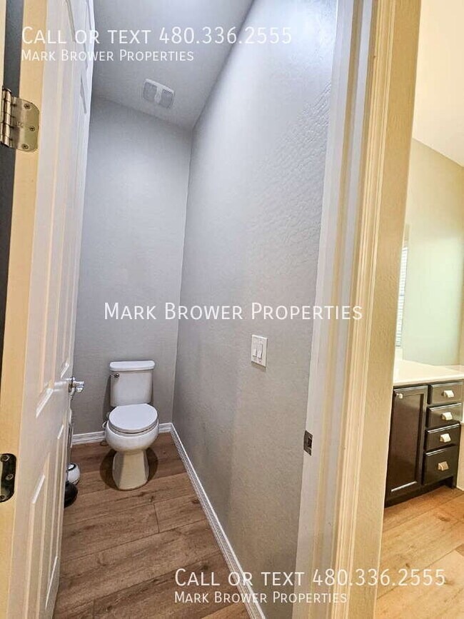 Building Photo - 3345 E Indigo St