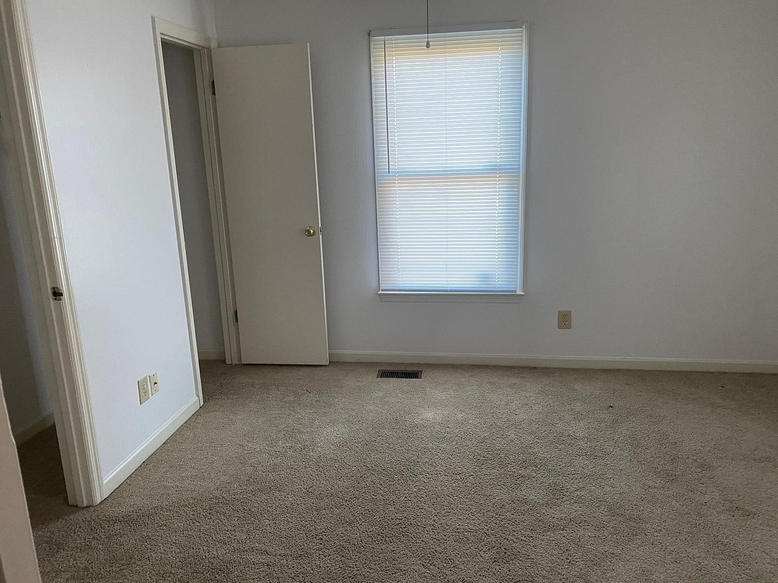 Building Photo - 7909 Sumter Pl