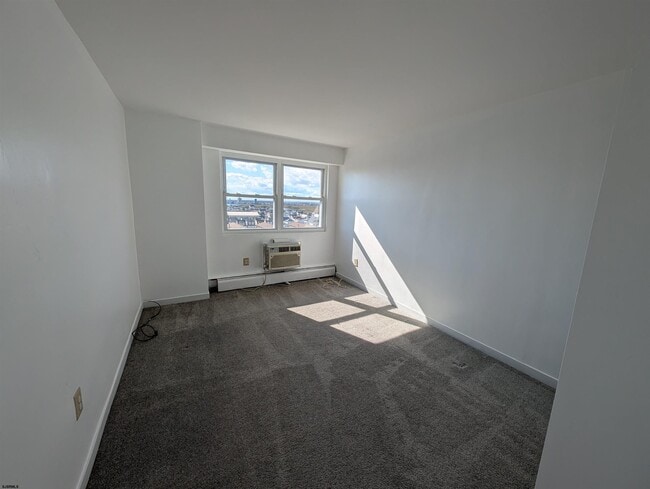 Building Photo - 3817 Ventnor Ave