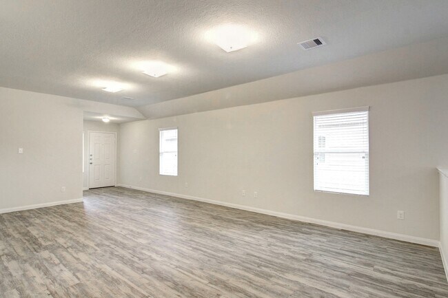 Building Photo - 6127 Dawn Misty Ln