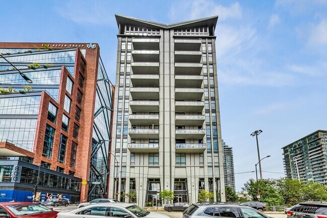 Primary Photo - 740 W Fulton St