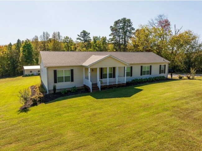 Building Photo - 3 Bedroom 2 Bathrooms for Rent