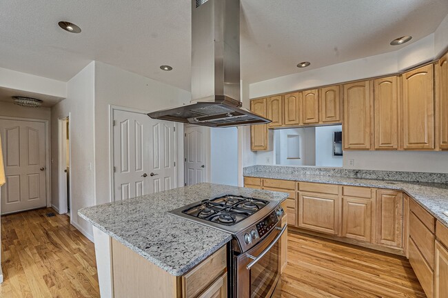 Building Photo - Elegant 3-Bedroom, 3-Bath Home in Prestigi...
