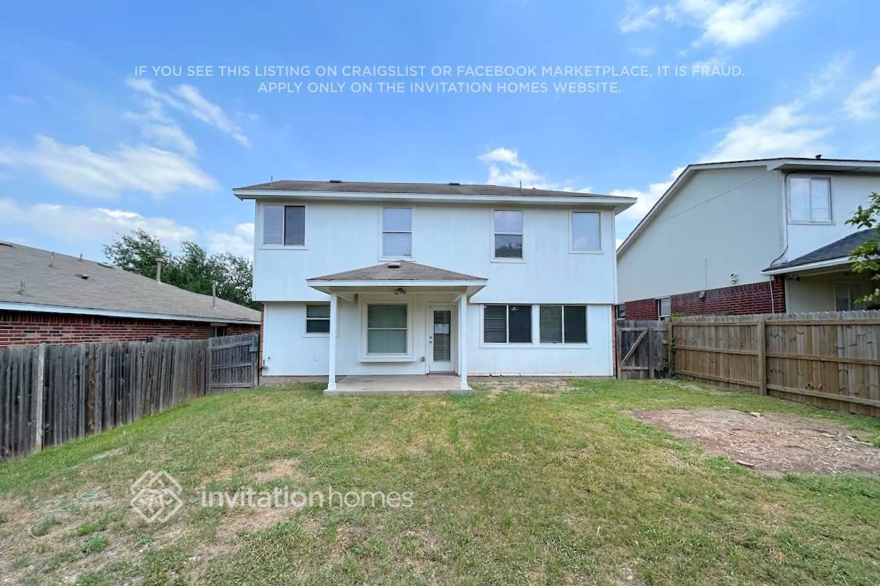 Building Photo - 14820 Lipton Ln