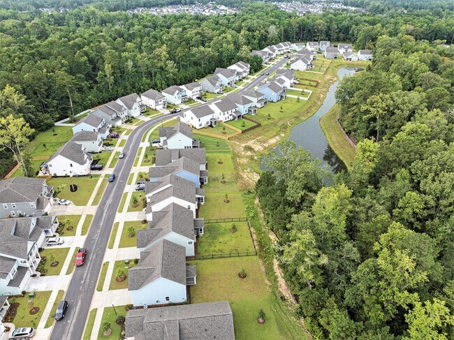 Building Photo - 201 Cherry Grv Dr