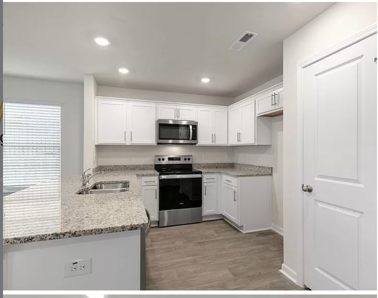 Building Photo - 84 March Crk Dr