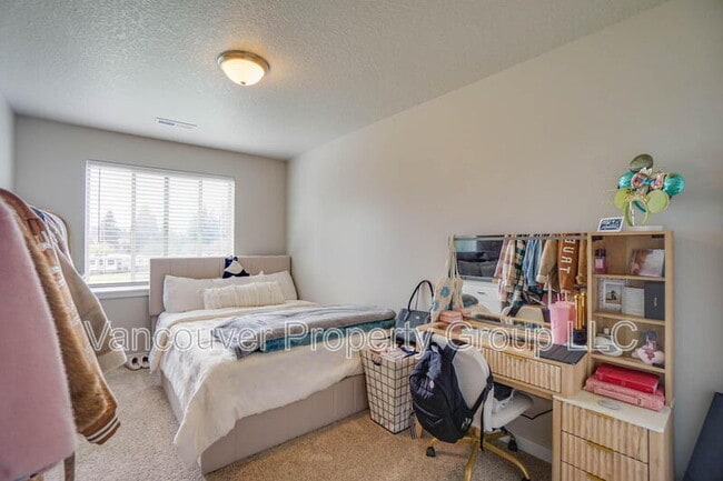 Building Photo - 4325 NE 87th St