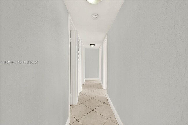 Building Photo - 1335 W 68th St