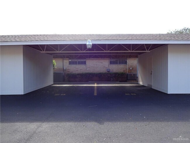 Building Photo - 111 Yuma Ave