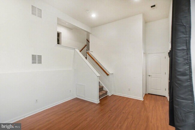 Building Photo - 1304 Gilmore St