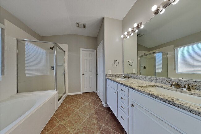 Building Photo - 2831 Wild Oak Park Dr