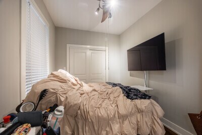 Building Photo - 3022 N Avers Ave