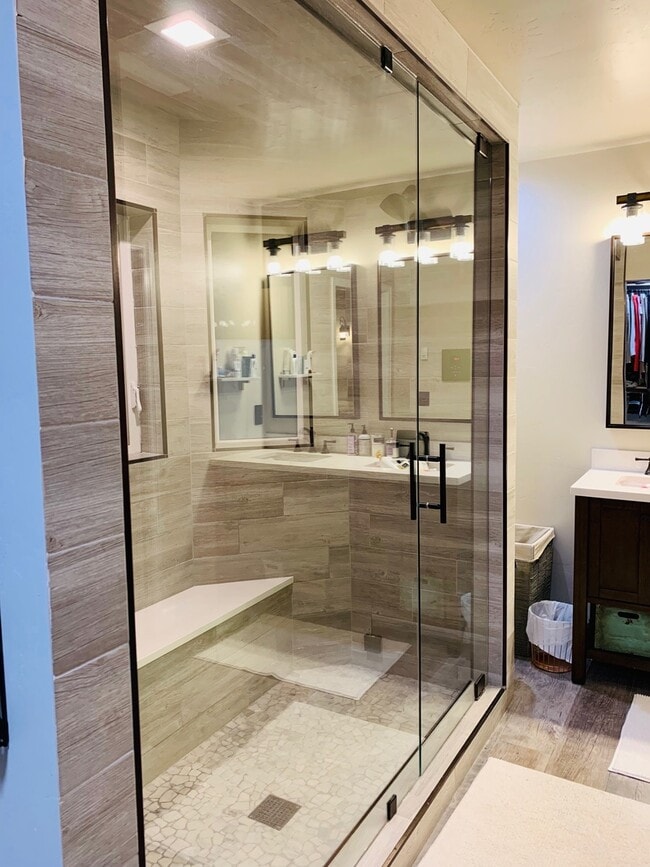 Building Photo - Spacious 4-Bed + Loft, 2.5-Bath Home with Stunning Mountain Views