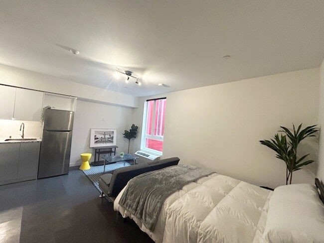 Interior Photo - Harvey Hillcrest