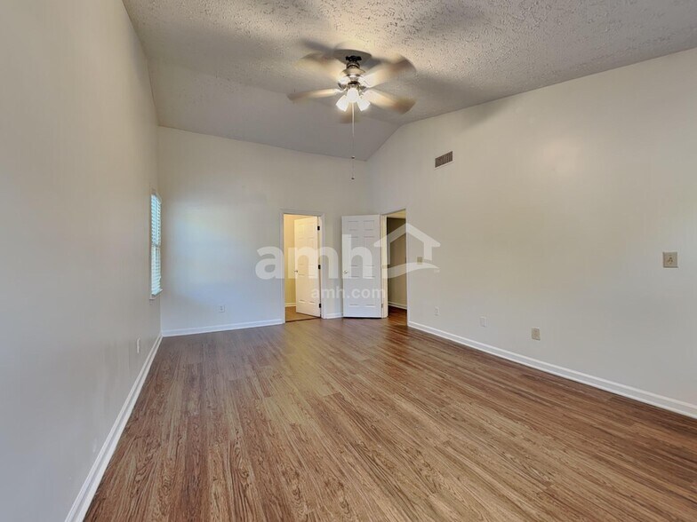 Building Photo - 5301 Wenesly Ct